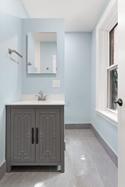 Building Photo - 21 Parker St