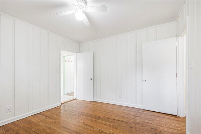 Building Photo - 804 Brookdale Dr SW