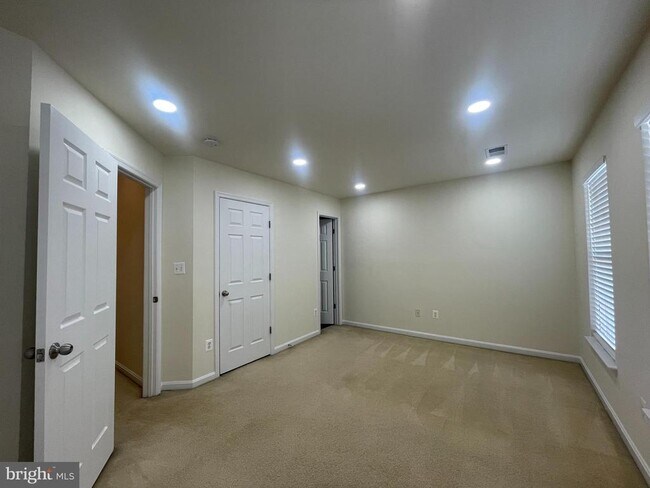 Building Photo - 24673 Nettle Mill Square