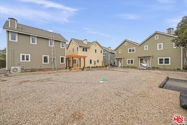Building Photo - 1317 Punta Gorda St