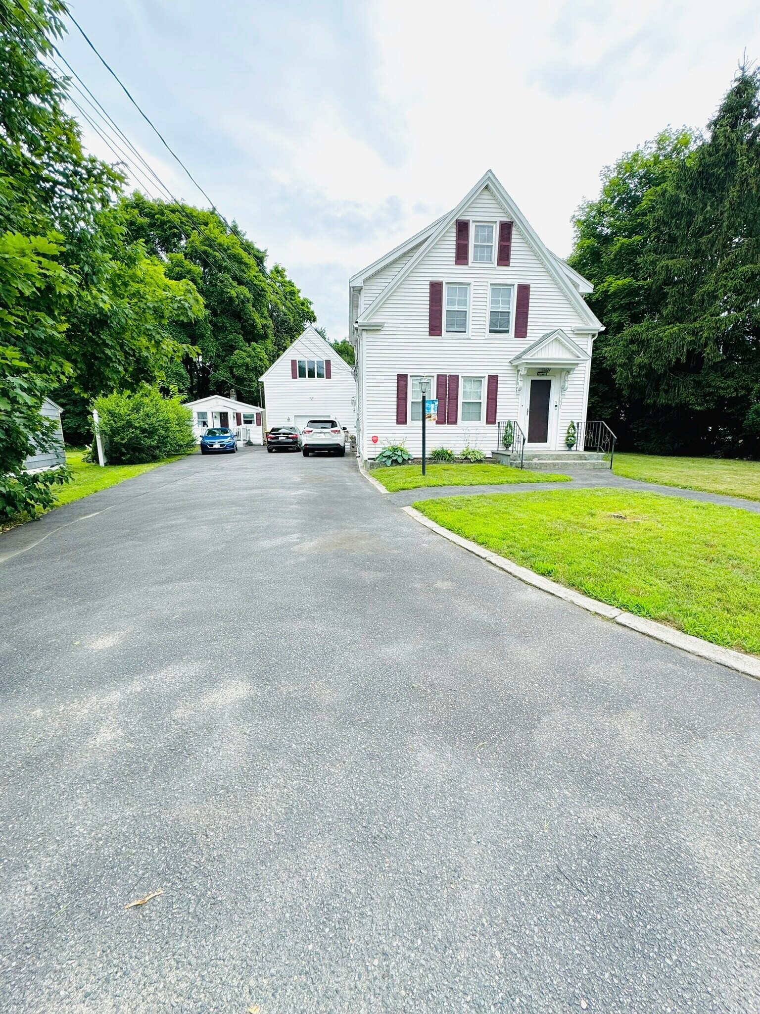 Building Photo - 331 King Philip St