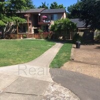 Building Photo - 13441 SE Stark St