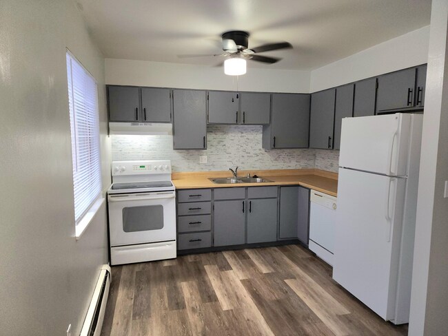 Building Photo - 3935 Stonedike Dr