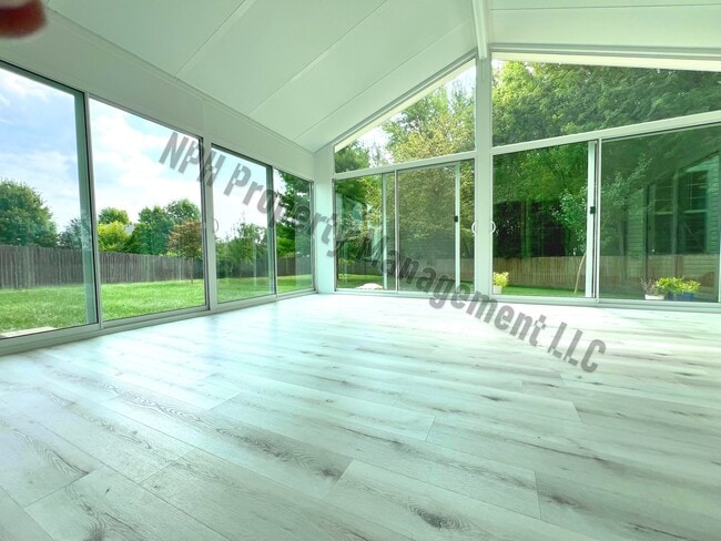 Building Photo - 11726 Kingwood Ct