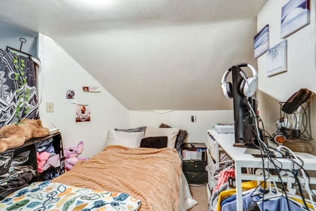 Building Photo - 313 Power St