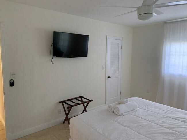 Building Photo - Single Family Home 5/3