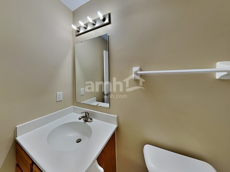 Building Photo - 583 Virginia St