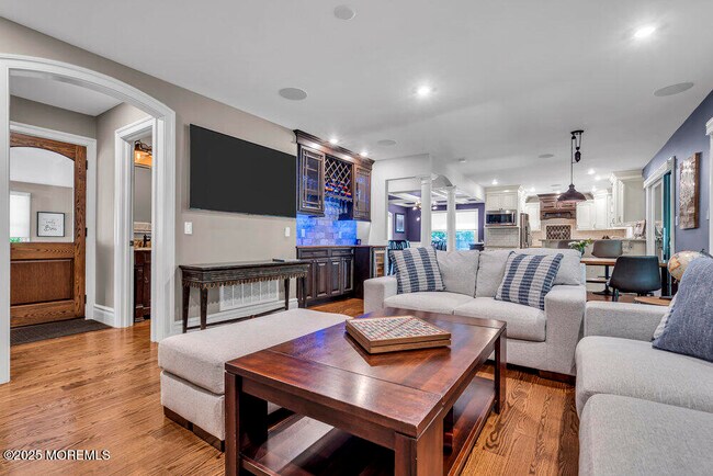 Building Photo - 620 Brookside Dr