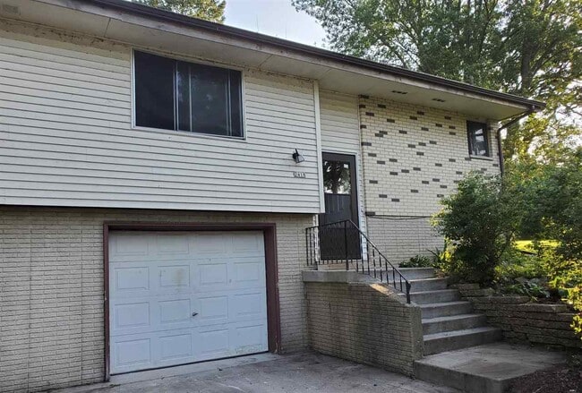 Primary Photo - 2418 Adler Cir
