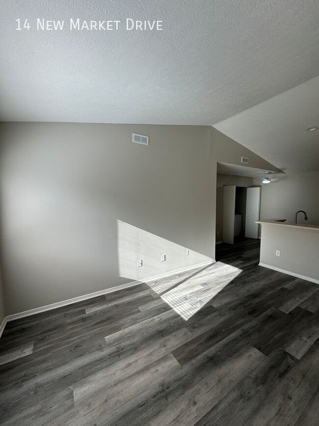 Building Photo - 14 New Market Dr