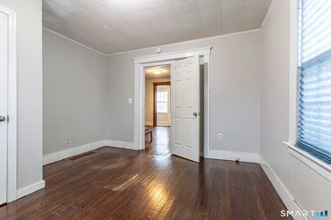 Building Photo - 941 1st Ave