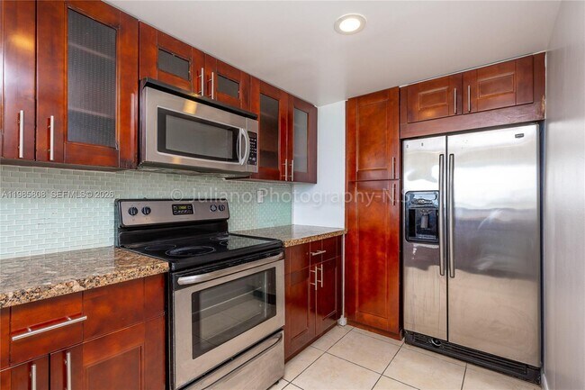 Building Photo - 7601 E Treasure Dr