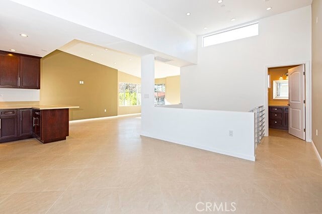 Building Photo - 3240 Montrose Ave