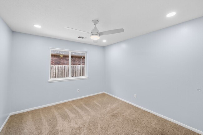 Building Photo - 3910 Crystal Pass Ct