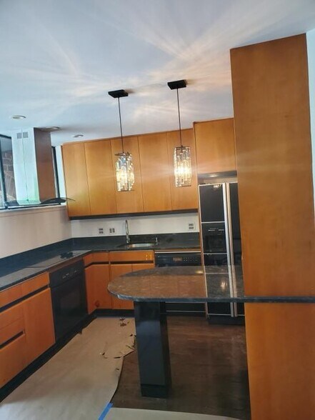 Kitchen - 810 S May St