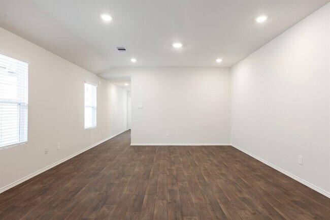 Building Photo - 128 Granary Dr