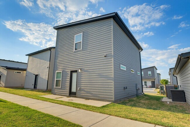 Building Photo - 901 Tennessee Ave