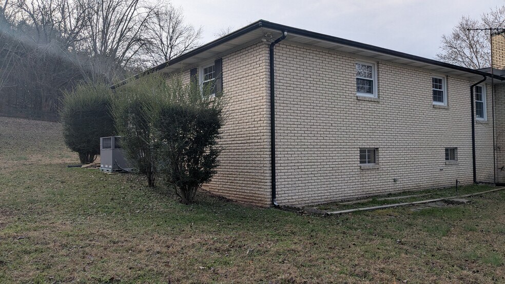 Building Photo - 226 Pigeon Roost Rd