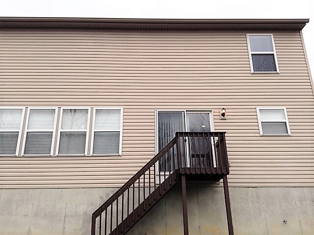 Building Photo - 755 Elm Tree Drive