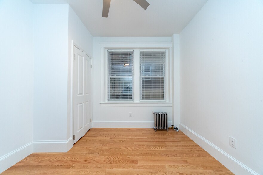 Building Photo - 89 Park Dr