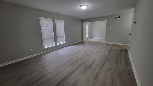 Building Photo - 3823 Rainford Dr