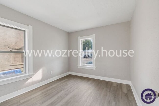 Building Photo - 3907 Lagrange St