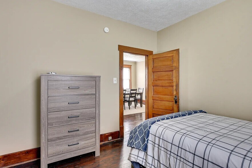 Building Photo - 4663 Marcy St