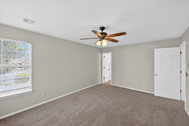 Building Photo - 11234 Locust Cir