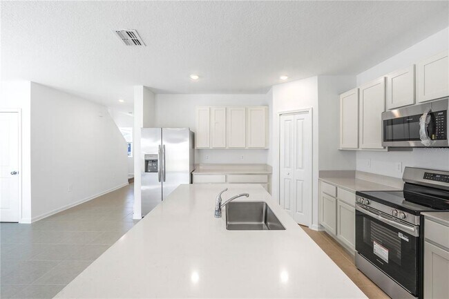 Building Photo - 2221 Rock Dr