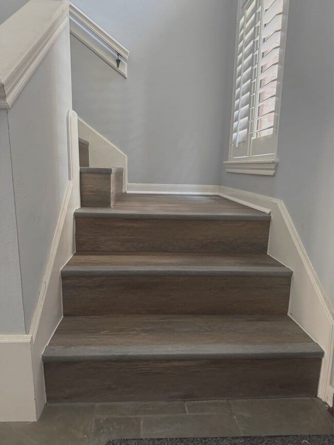 Building Photo - 727 Bunker Hill Rd