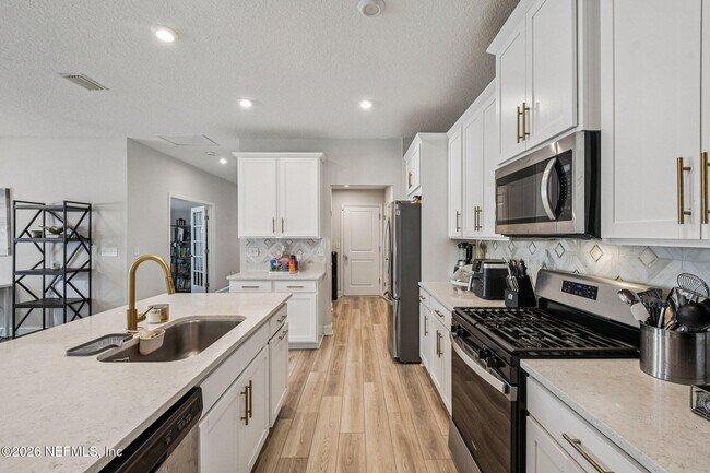 Building Photo - 13220 Cameron Vly Ct