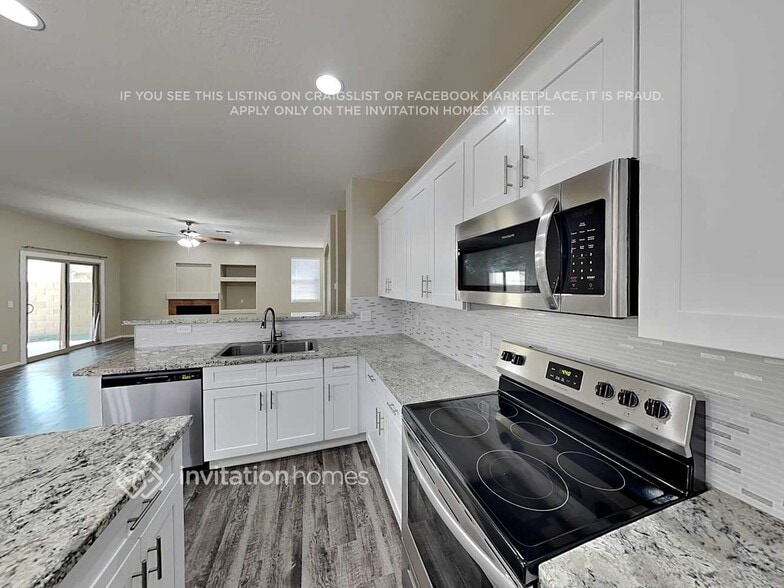 Building Photo - 12552 W Estero Ln