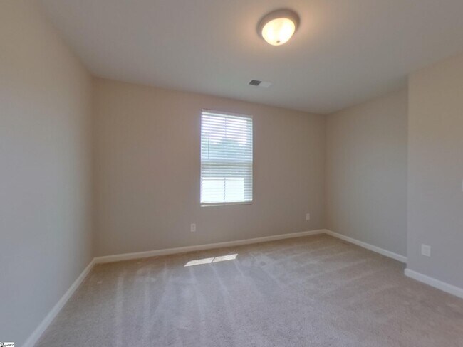 Building Photo - 120 Castlebrook Dr
