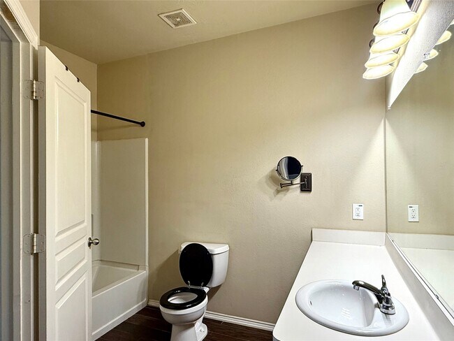Building Photo - 6707 Enchanted Crest Dr