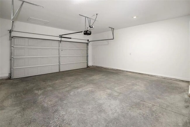 Building Photo - 1740 Wellston Dr