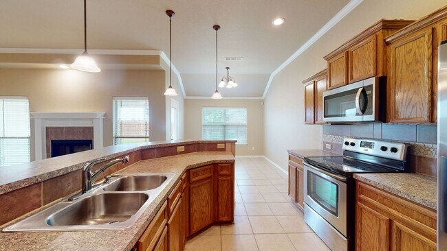 Building Photo - Unique opportunity to rent till June 30, 2...