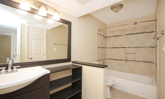 Building Photo - 2120 El Paseo St