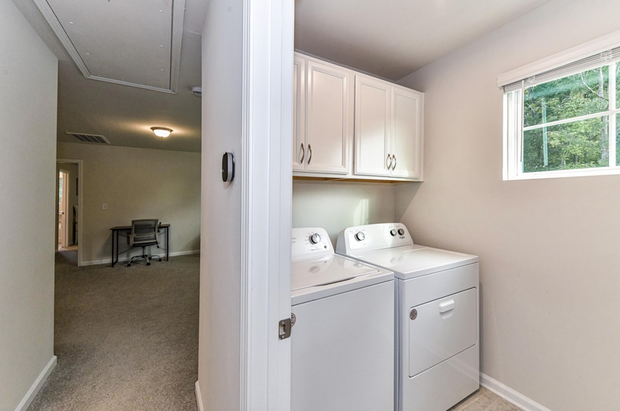 Building Photo - 5661 De Vere Dr