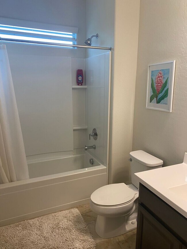 Building Photo - Fully furnished short term rental in Florence w/heated pool and spa