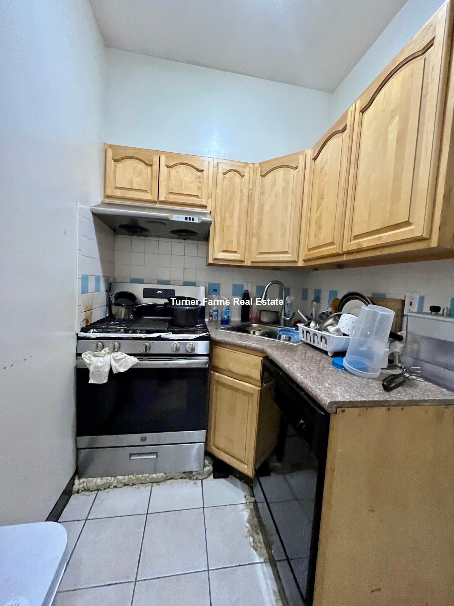 Building Photo - 129 Cedar St