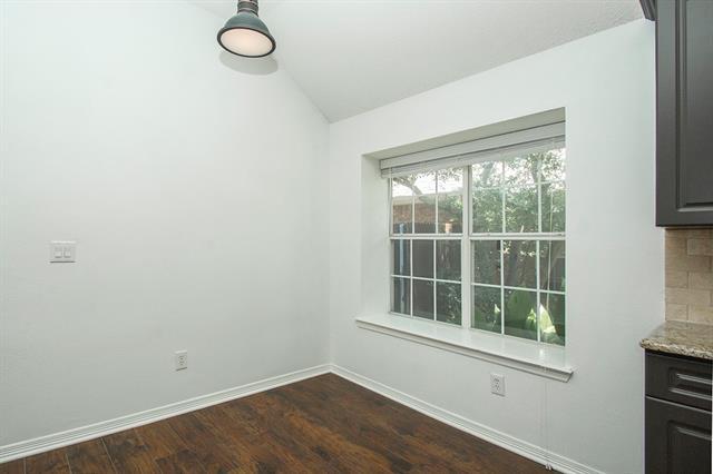 Building Photo - 7981 Kings Ridge Rd