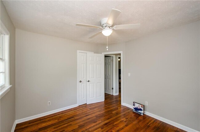 Building Photo - 123 Arnold Pl