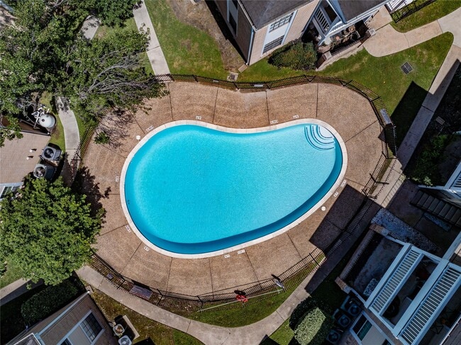 Building Photo - 2750 Holly Hall St