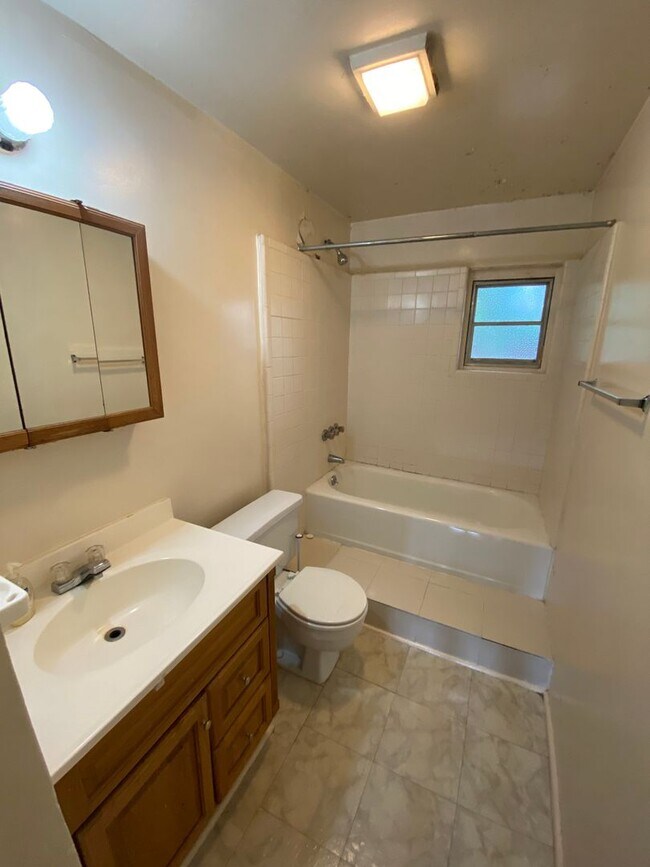 Building Photo - Off-Street Parking Steps from UGA