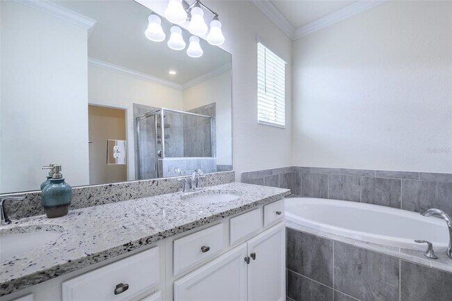Building Photo - 15145 Spanish Point Dr