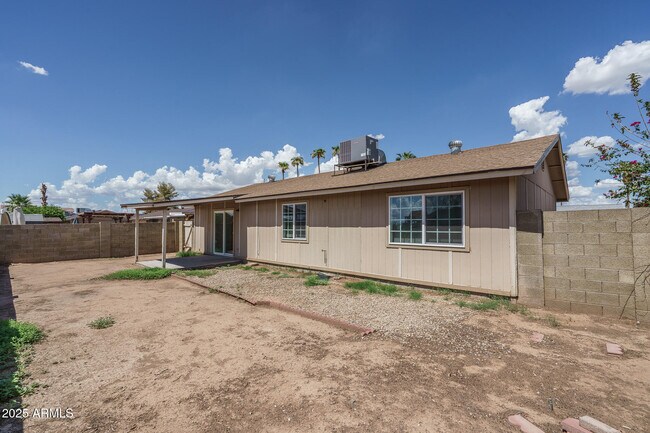 Building Photo - 9509 W Pierce St