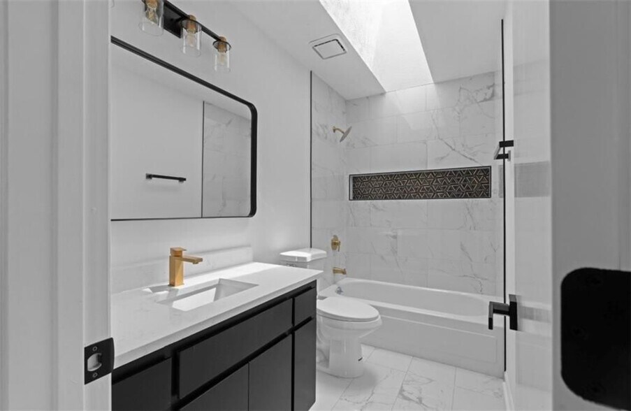 Building Photo - 5111 Manitou Way SW