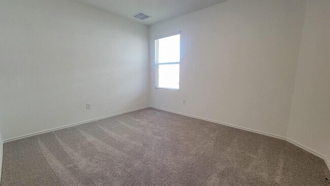 Building Photo - 300 Dreyer