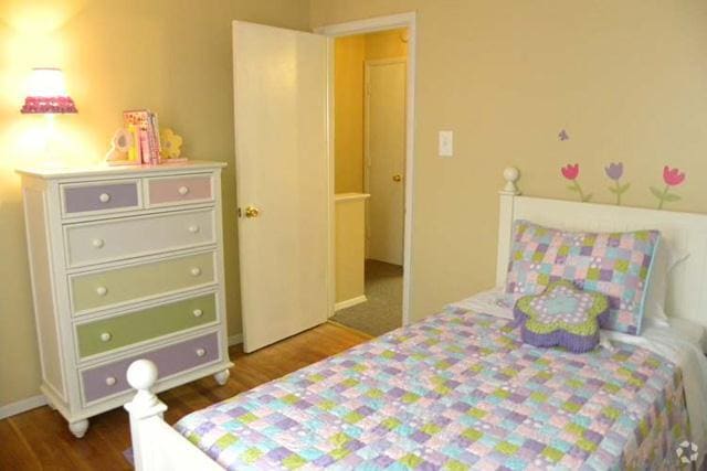 Bedroom - Townsend Square Townhomes