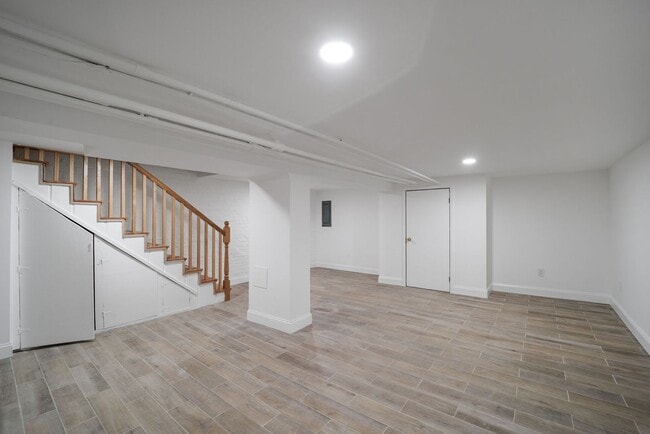 Building Photo - Sapcious Renovated Mt. Pleasant Home with ...